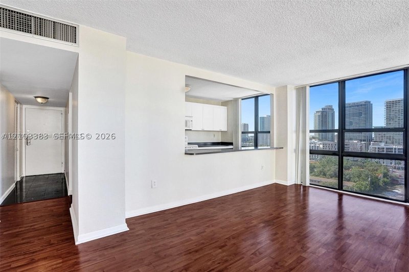 Apartment for rent at Charter Club Condos 1423