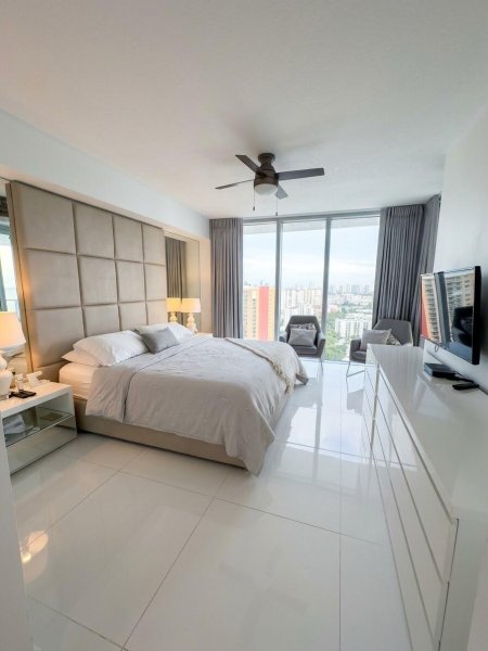 Aluguel de apartamento no Parque Towers at St. Tropez 5-2407