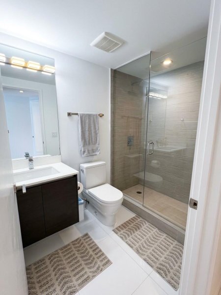Aluguel de apartamento no Parque Towers at St. Tropez 5-2407