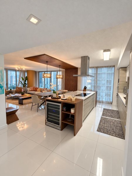 Aluguel de apartamento no Parque Towers at St. Tropez 5-2407