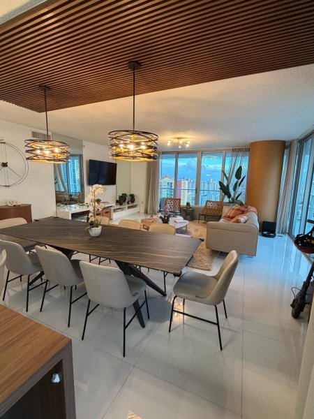 Aluguel de apartamento no Parque Towers at St. Tropez 5-2407