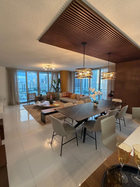 Aluguel de apartamento no Parque Towers at St. Tropez 5-2407