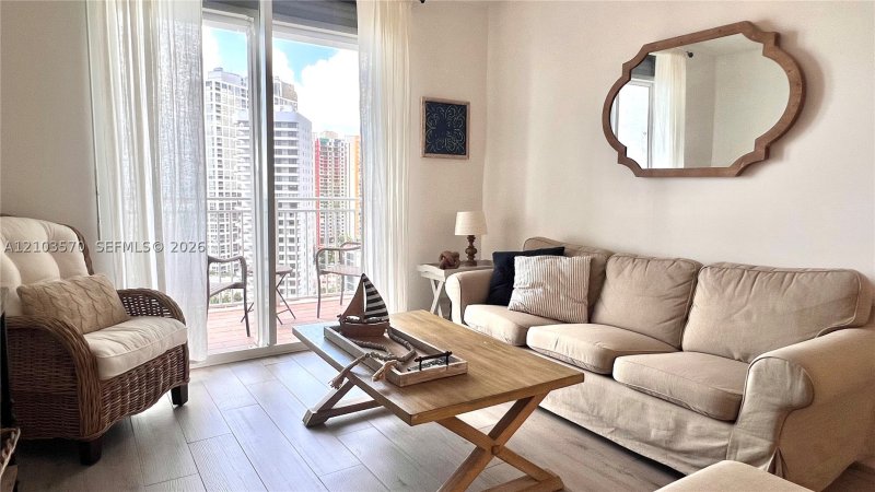 Alquiler de apartamento en Fortune House 2007