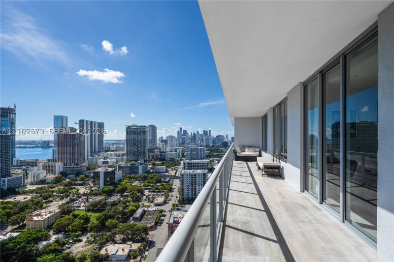 Condo for sale at Midtown Miami 2 PH207