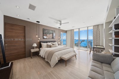 Comprar apartamento en Midtown Miami 2 PH207