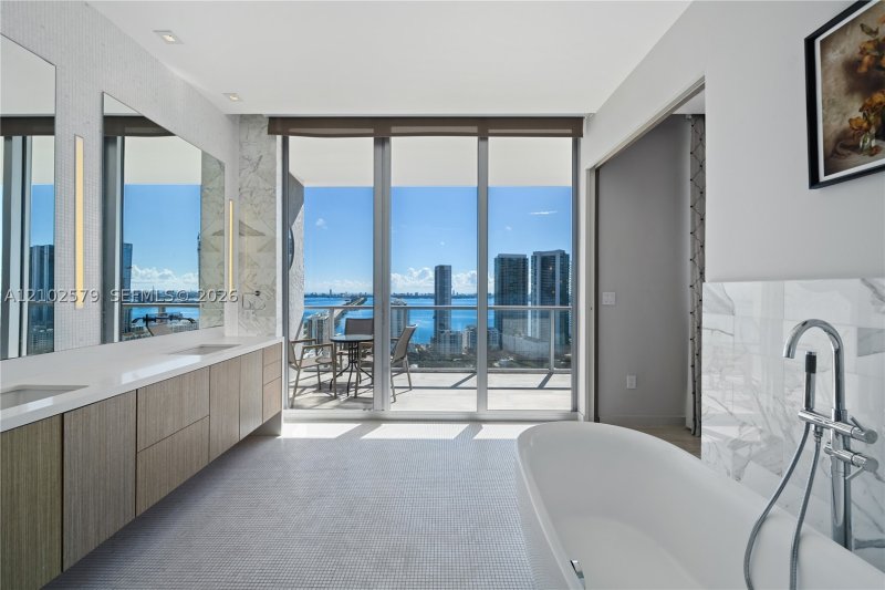 Condo for sale at Midtown Miami 2 PH207