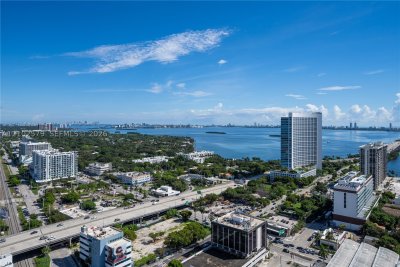 Comprar apartamento en Midtown Miami 2 PH207