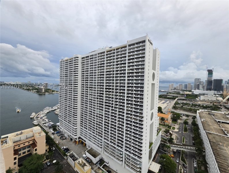 Comprar apartamento en Opera Tower 2808