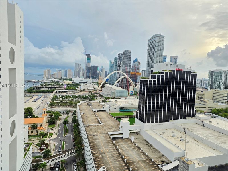 Comprar apartamento en Opera Tower 2808
