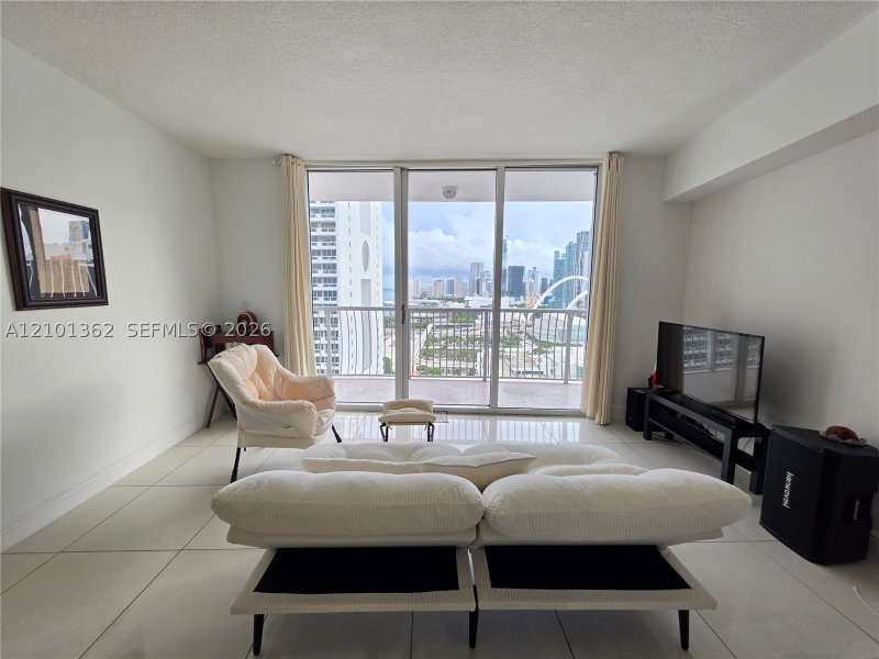 Comprar apartamento en Opera Tower 2808