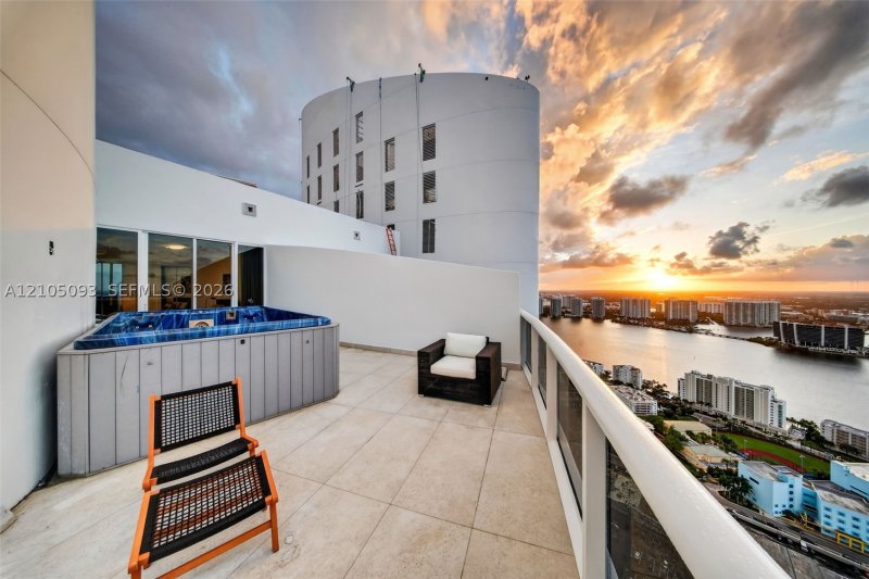 Condo for sale at Trump Palace TS-5506