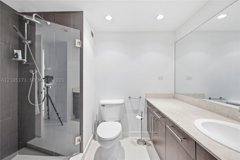 Comprar apartamento no Roney Palace 606