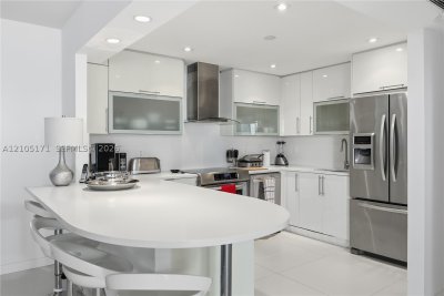Comprar apartamento no Roney Palace 606