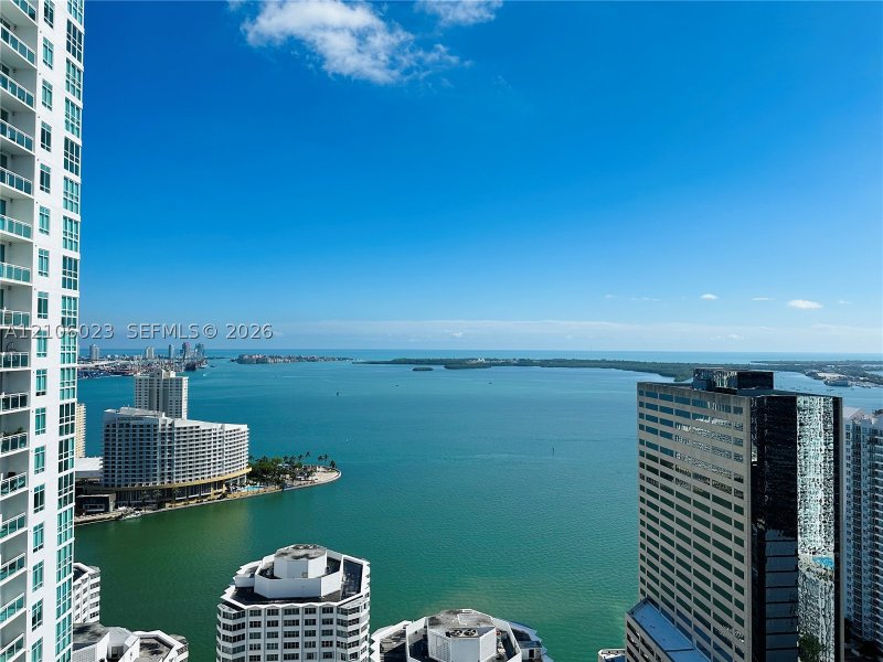 Aluguel de apartamento no The Plaza Tower II 3808