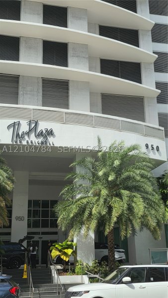 Comprar apartamento en The Plaza Tower I 1210