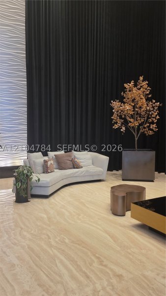 Comprar apartamento en The Plaza Tower I 1210