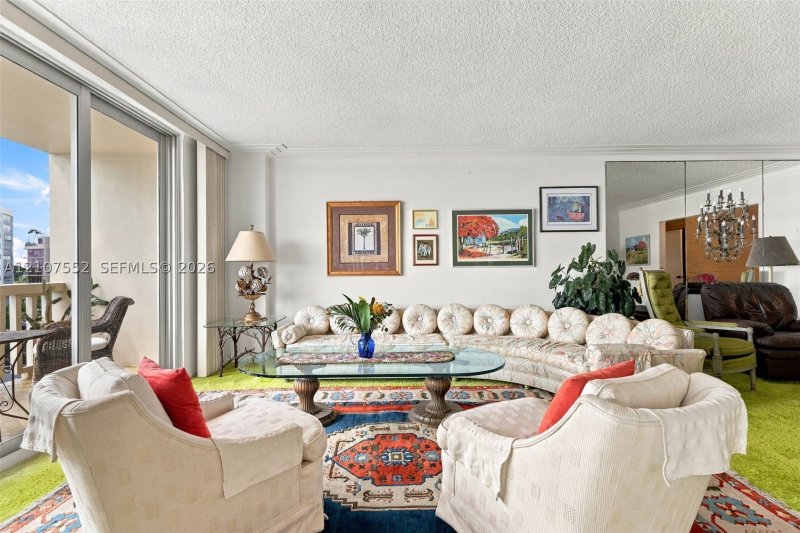 Comprar apartamento no Caravelle Condo 6D