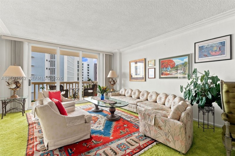 Comprar apartamento no Caravelle Condo 6D