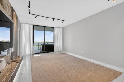 Aluguel de apartamento no Aria Reserve Miami 2006