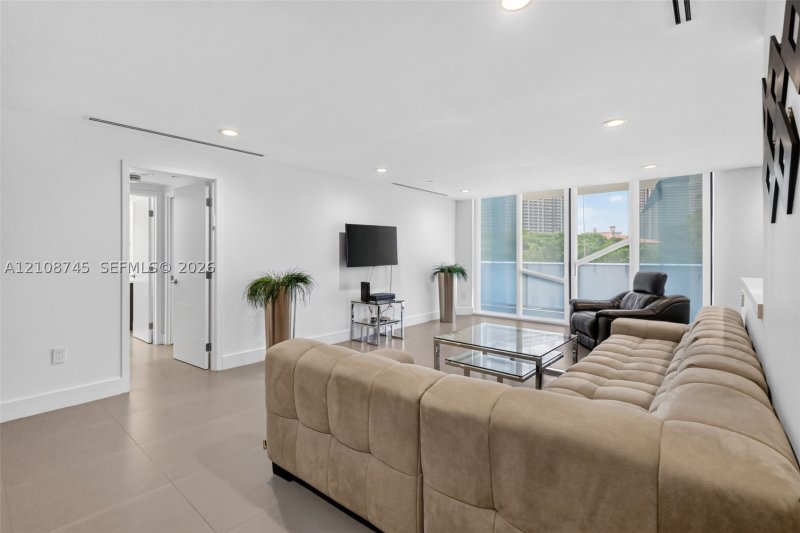 Apartment for rent at 4000 Williams Island 503