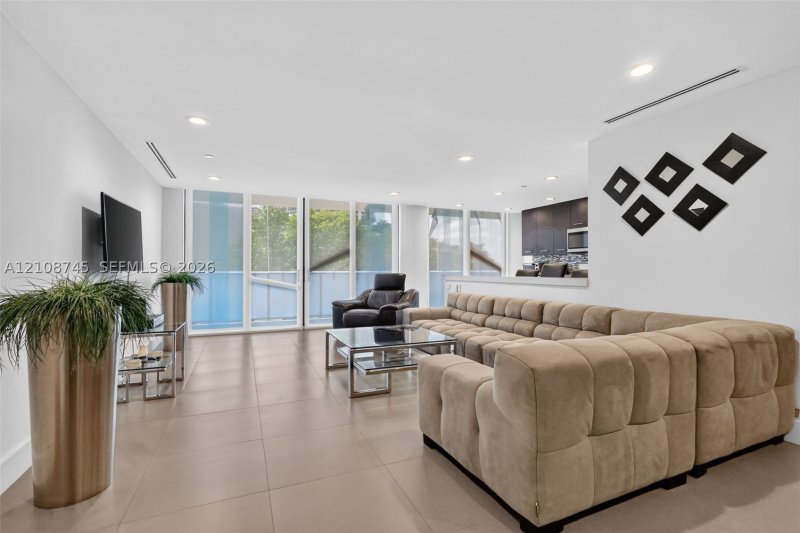 Apartment for rent at 4000 Williams Island 503