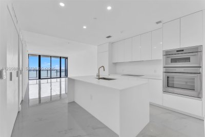 Aluguel de apartamento no Aria Reserve Miami 3706