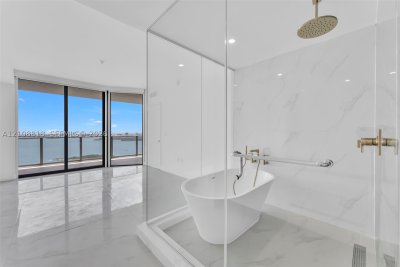 Aluguel de apartamento no Aria Reserve Miami 3706