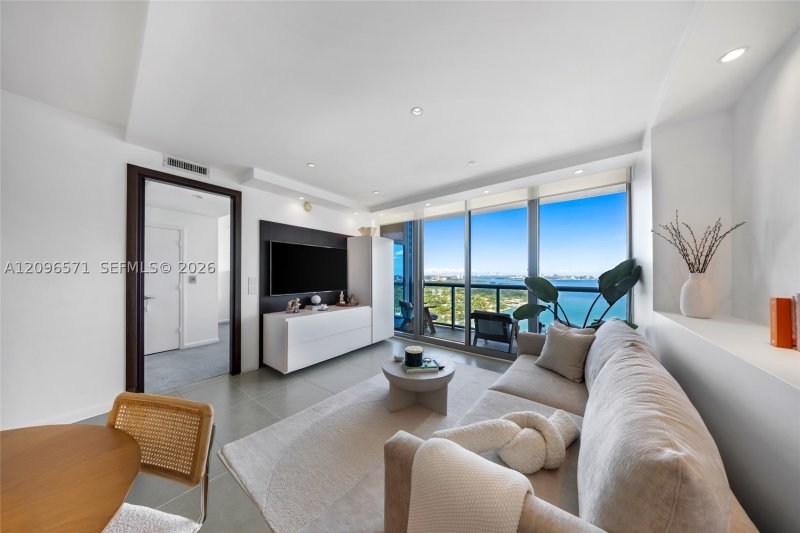 Apartment for rent at Blue Condominium 2911
