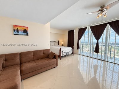 Aluguel de apartamento no Latitude On The River 2400