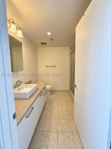Aluguel de apartamento no Latitude On The River 2400