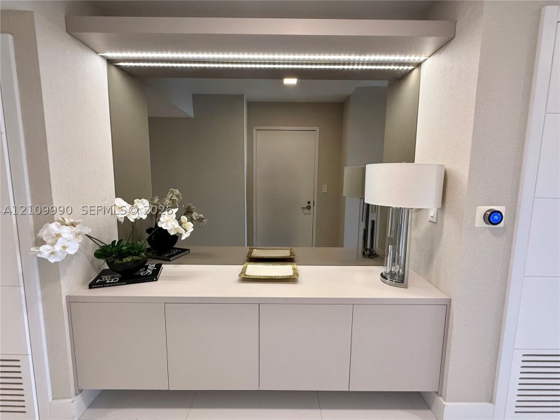 Apartment for rent at 400 Sunny Isles 1404