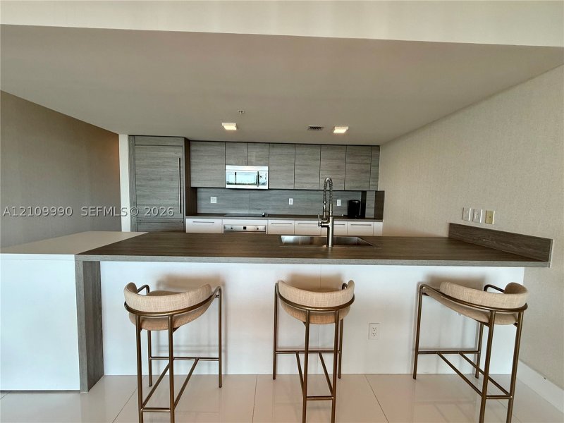 Apartment for rent at 400 Sunny Isles 1404