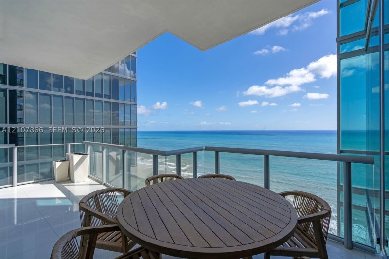 Comprar apartamento no Jade Ocean 2608