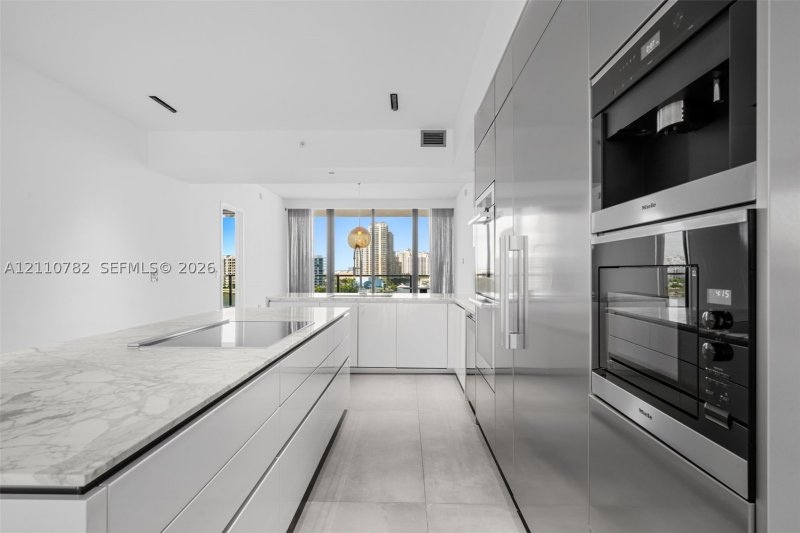 Condo for sale at Prive 702