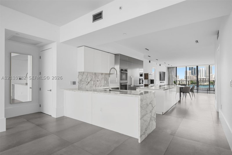 Condo for sale at Prive 702