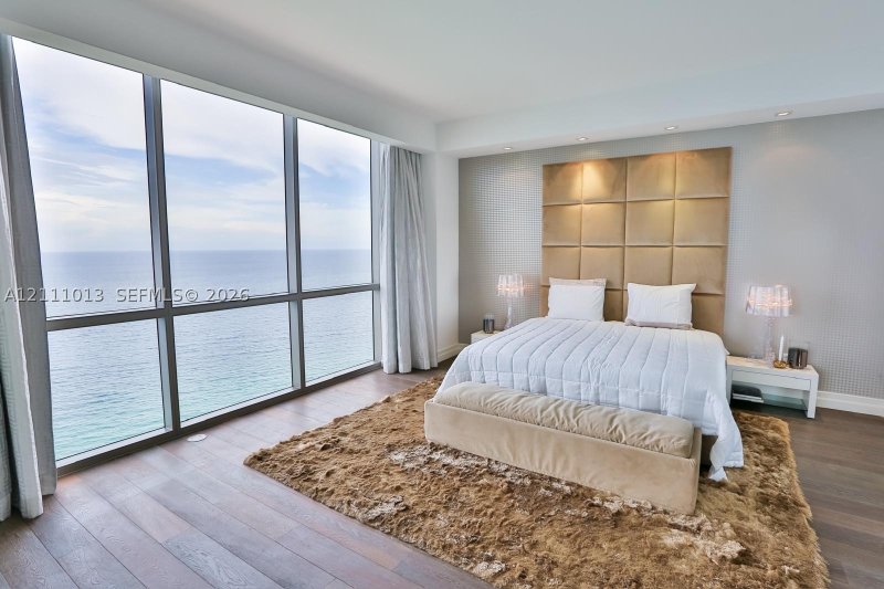 Condo for sale at Mansions at Acqualina 3101