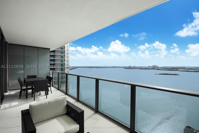 Apartment for rent at Paraiso Bay Miami 3504