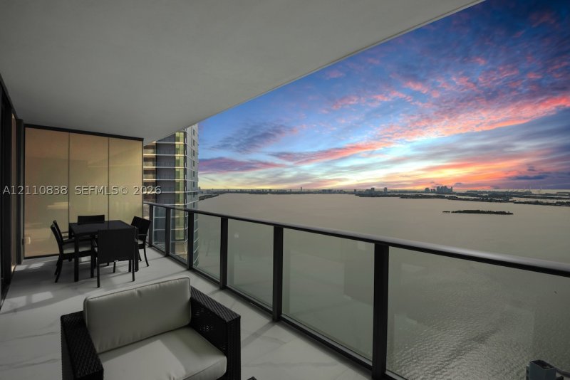 Apartment for rent at Paraiso Bay Miami 3504