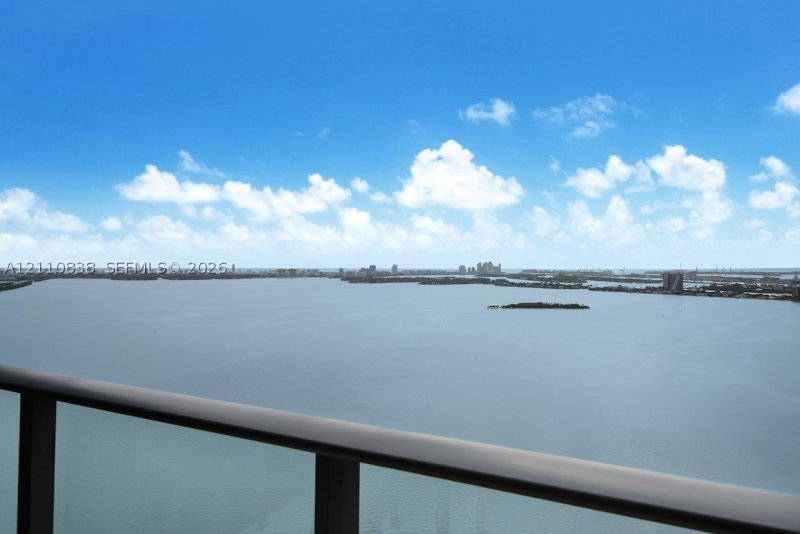 Apartment for rent at Paraiso Bay Miami 3504