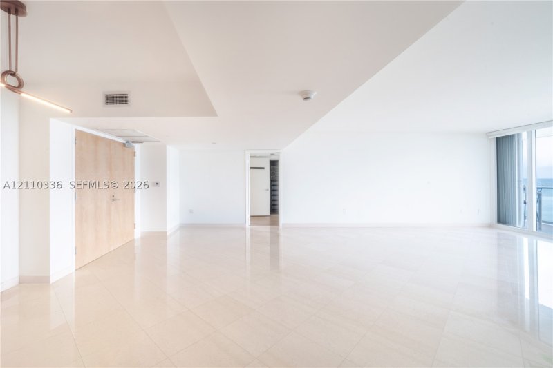 Apartment for rent at Oceania 2 WS-7B