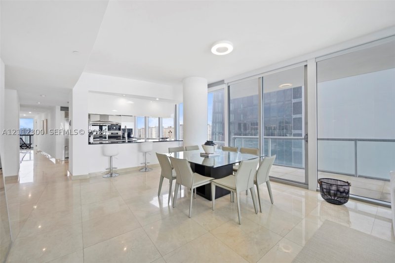 Comprar apartamento no Jade Ocean 1508