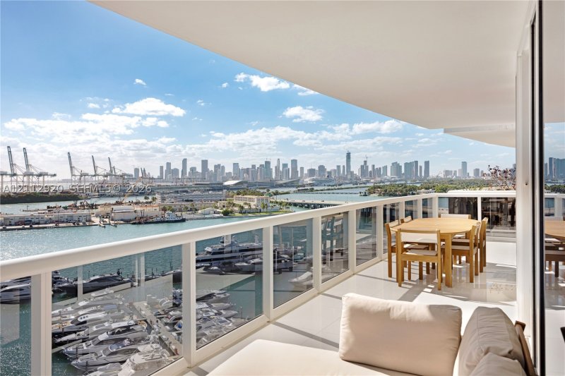 Condo for sale at Murano Grande 1404