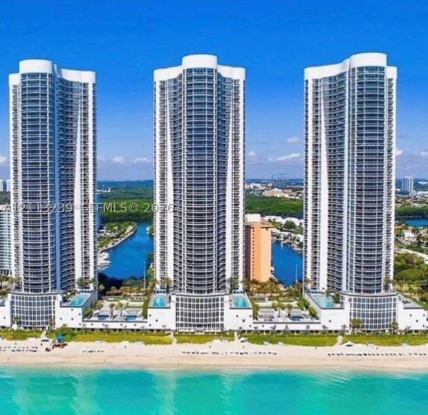 Apartment for rent at Trump Tower One 2403