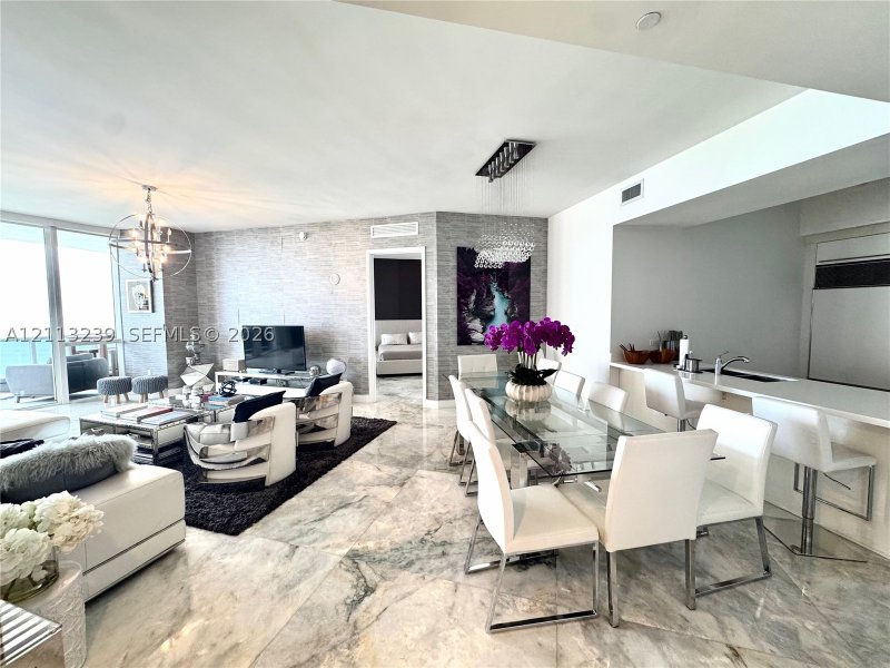 Apartment for rent at Trump Tower One 2403