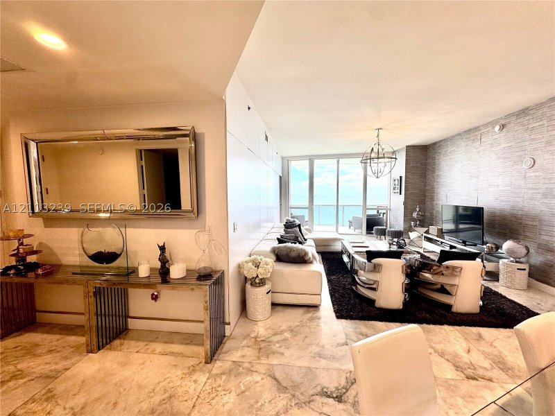 Apartment for rent at Trump Tower One 2403