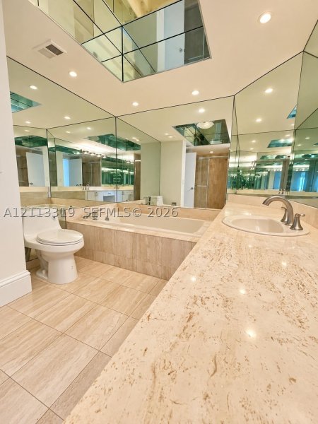 Apartment for rent at 1000 Williams Island 712
