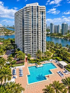 1000 Williams Island Apt #712