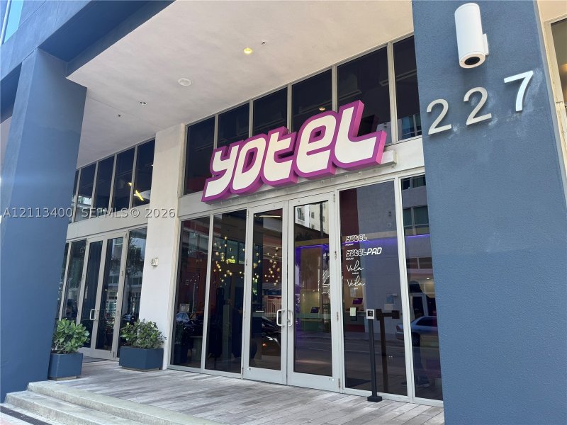Condo for sale at YotelPad Miami 2105