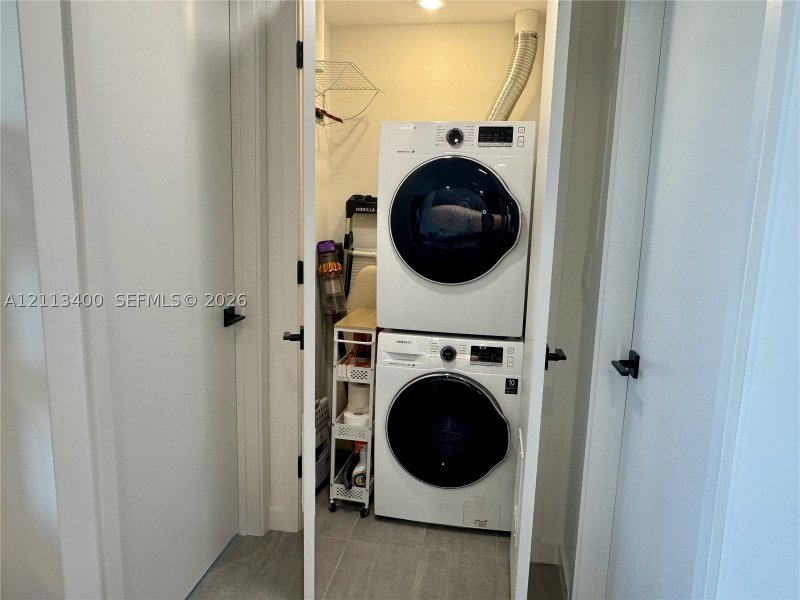 Condo for sale at YotelPad Miami 2105