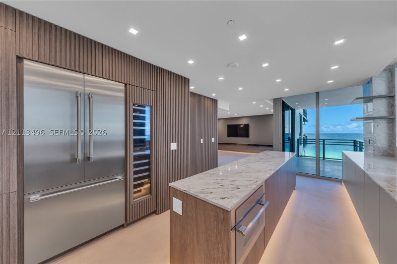 Condo for sale at Diplomat Residences 1003